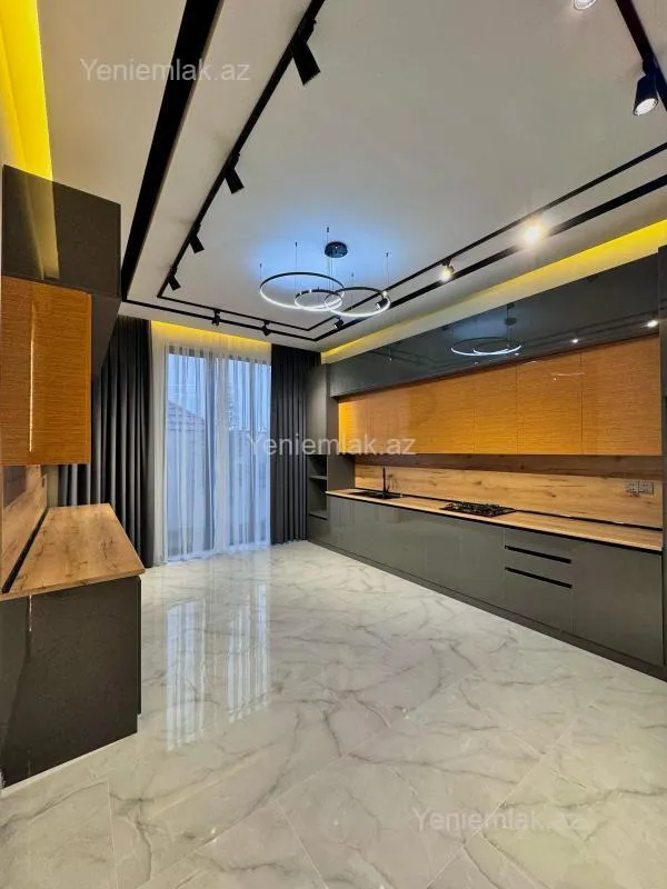 Satılır 4 otaqlı həyət evi 210 m²