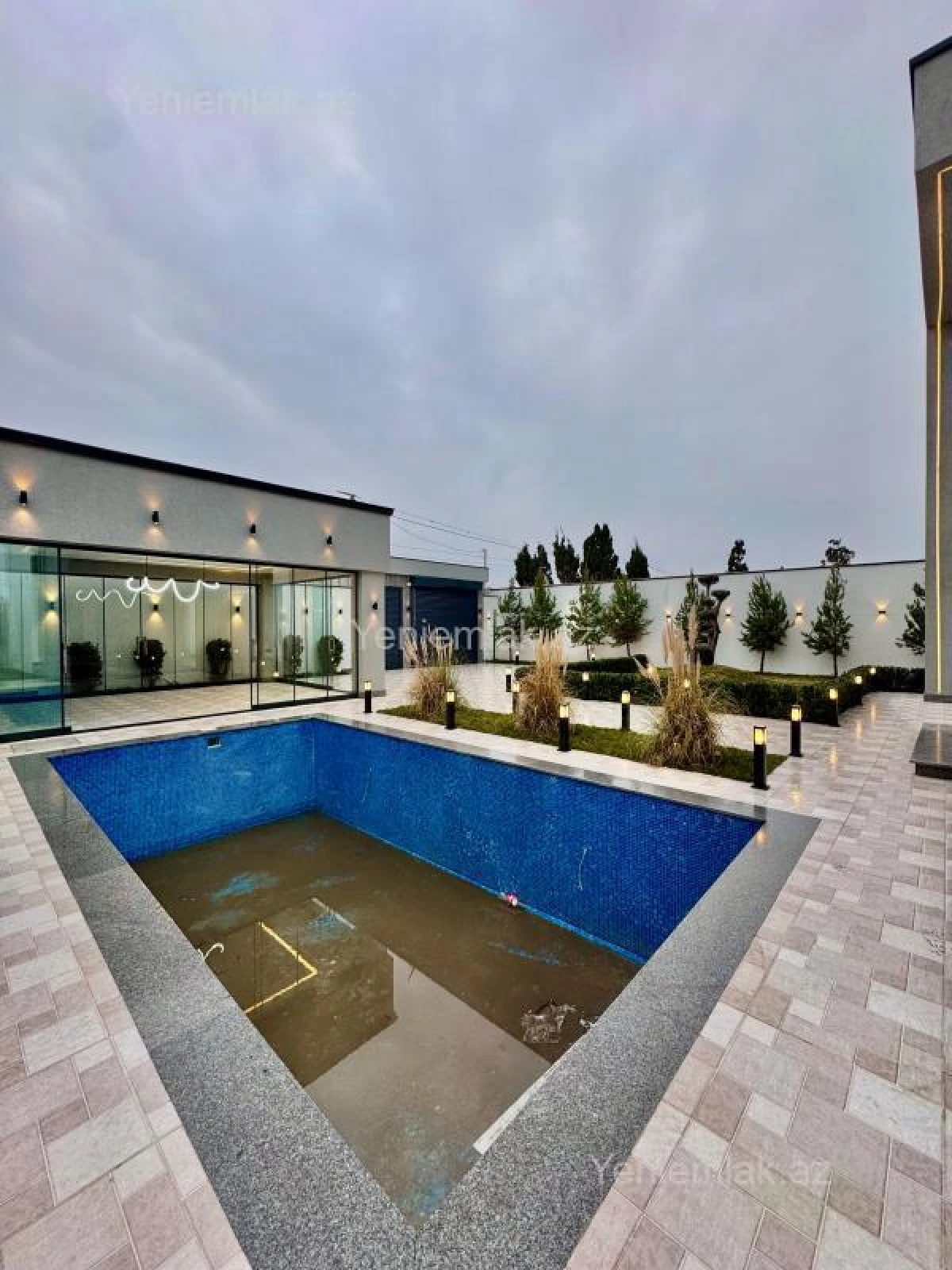 Satılır 4 otaqlı həyət evi 210 m²