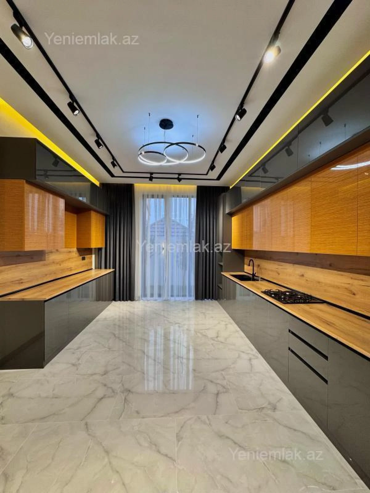 Satılır 4 otaqlı həyət evi 210 m²