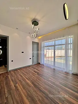 Satılır 5 otaqlı həyət evi 200 m²