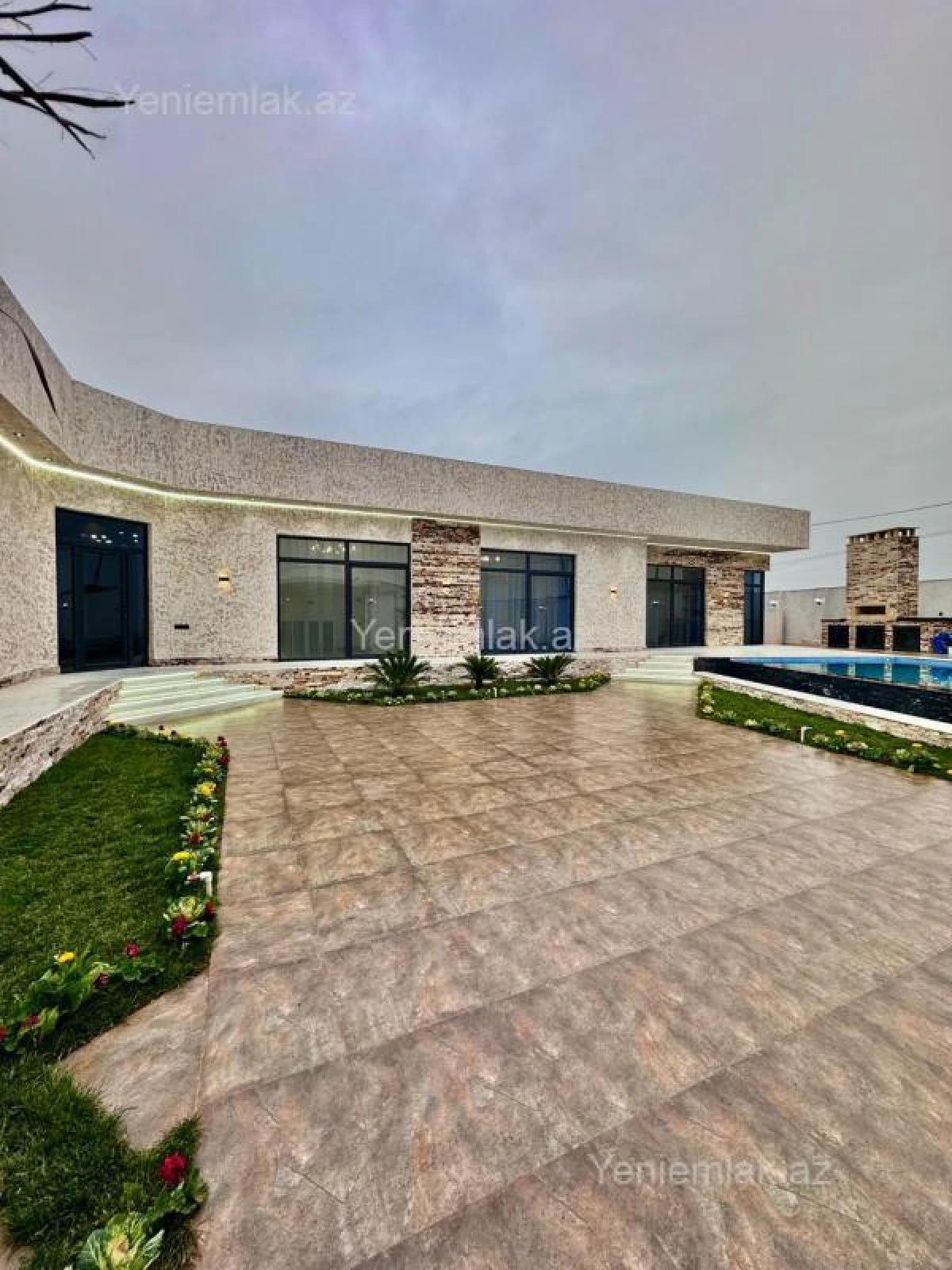 Satılır 5 otaqlı həyət evi 200 m²