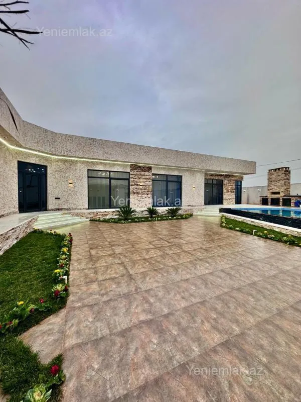 Satılır 5 otaqlı həyət evi 200 m²