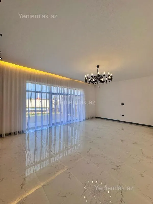 Satılır 5 otaqlı həyət evi 200 m²