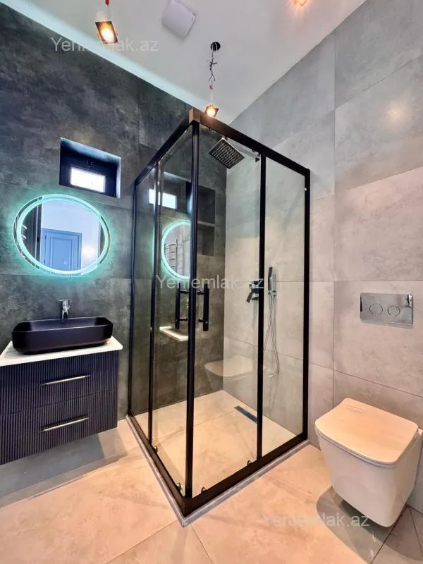 Satılır 5 otaqlı həyət evi 200 m²