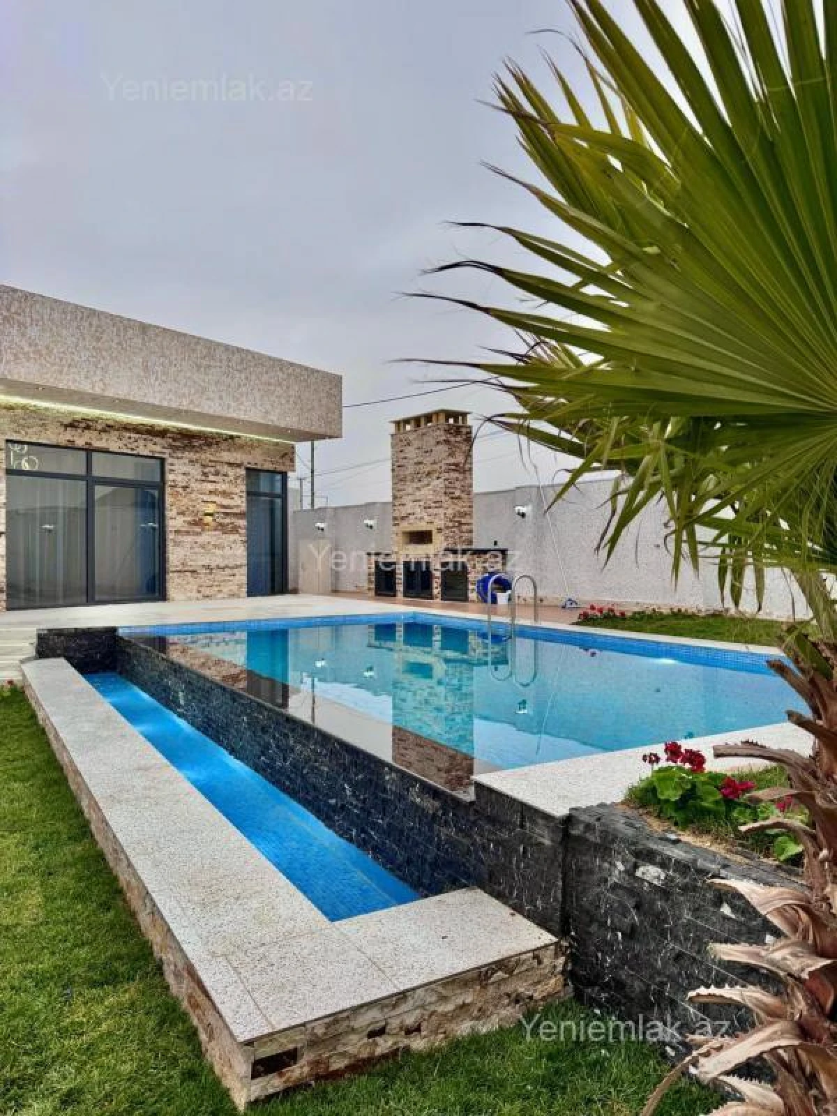 Satılır 5 otaqlı həyət evi 200 m²