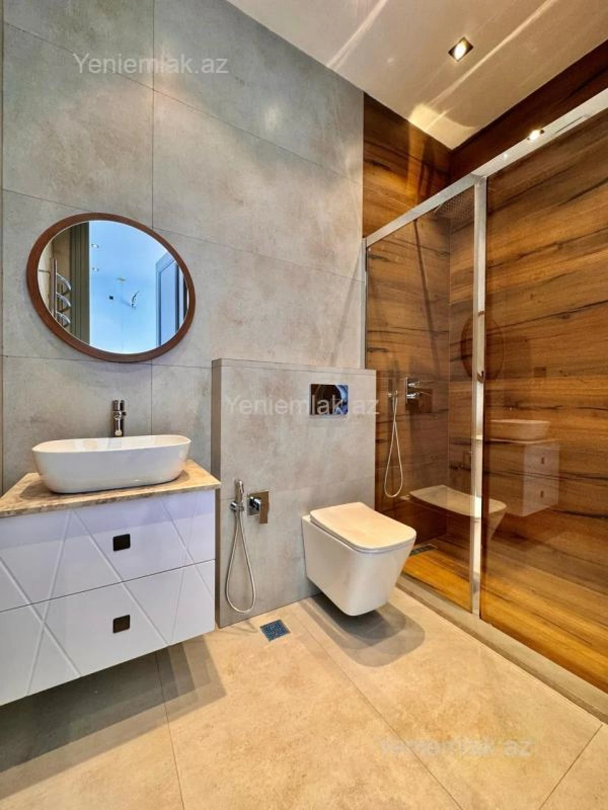 Satılır 5 otaqlı həyət evi 200 m²