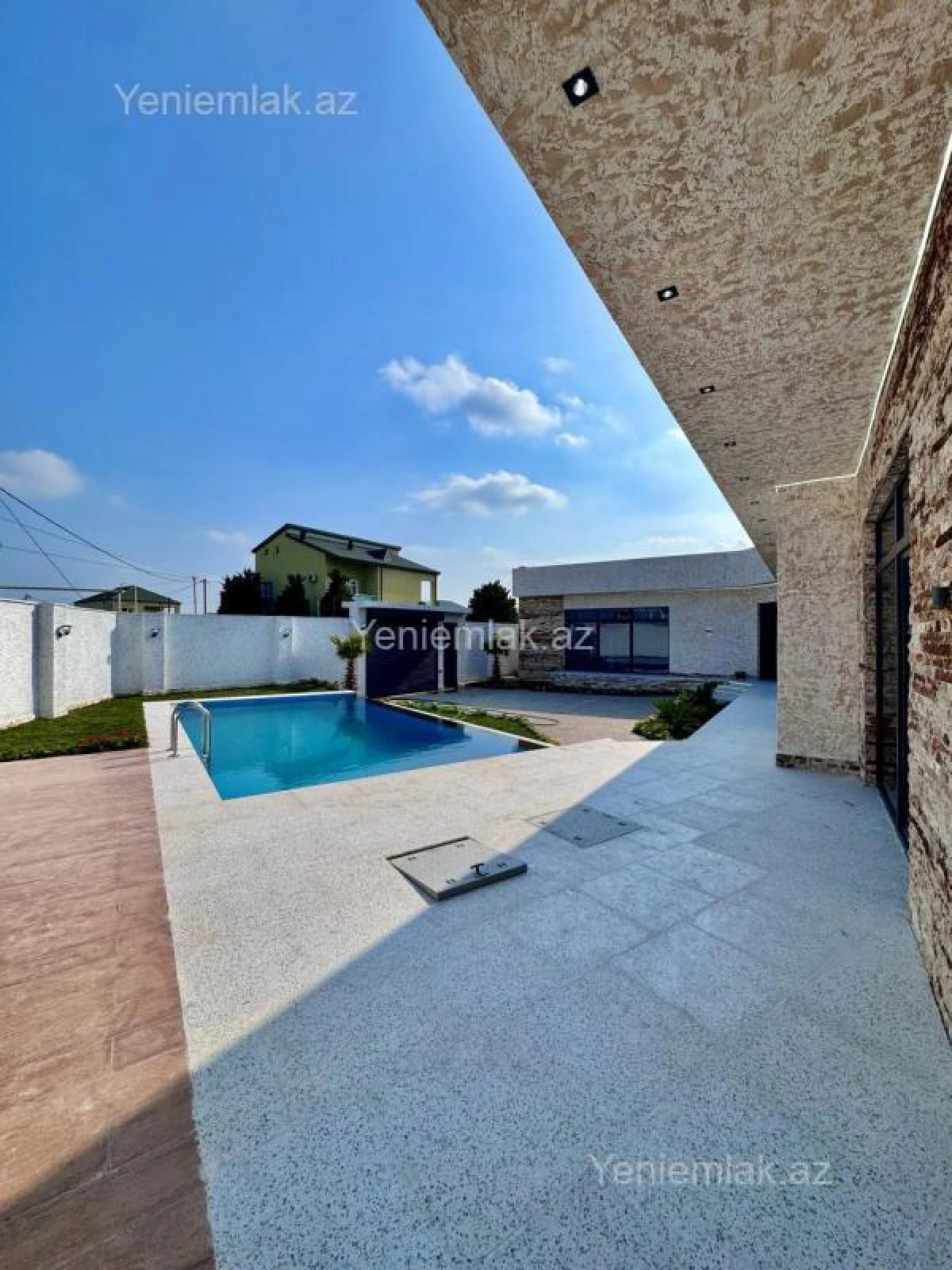 Satılır 5 otaqlı həyət evi 200 m²