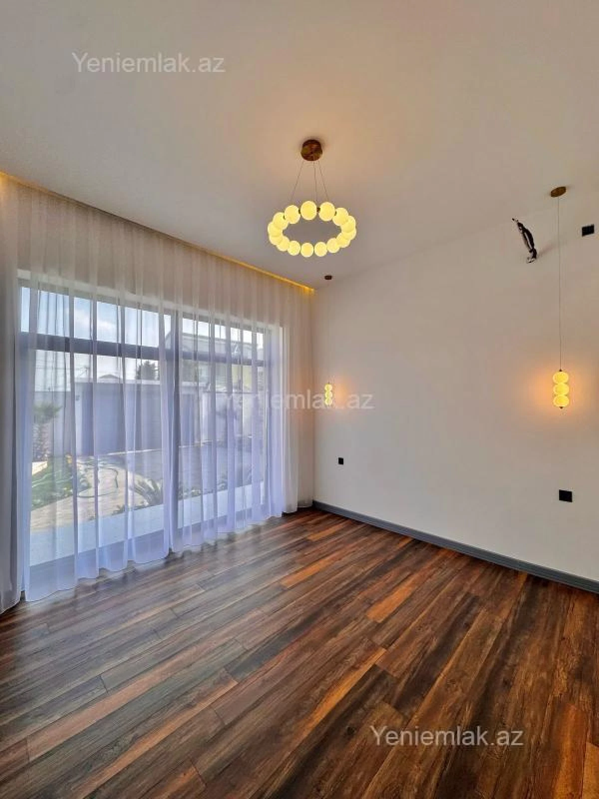 Satılır 5 otaqlı həyət evi 200 m²