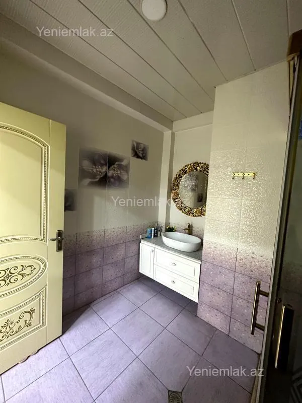 Satılır 4 otaqlı yeni tikili 200 m²