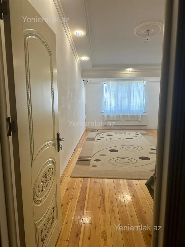 Satılır 4 otaqlı yeni tikili 200 m²