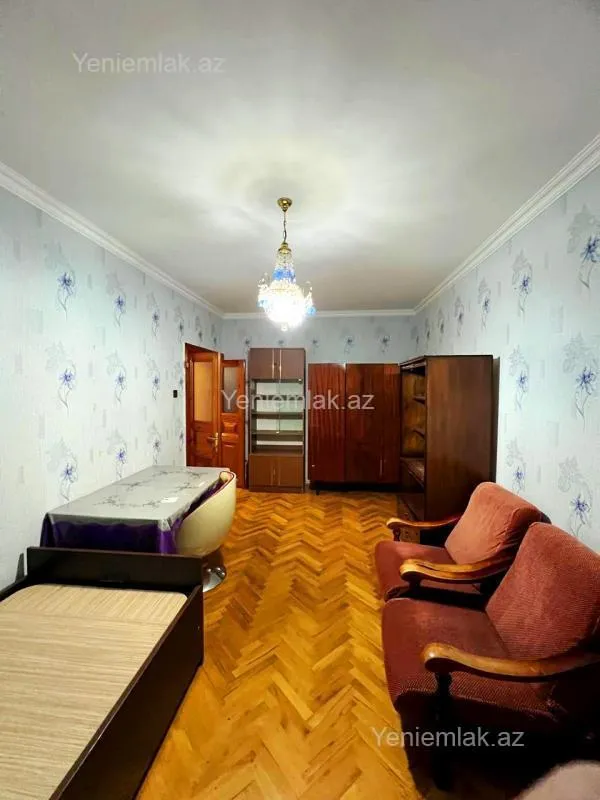 Satılır 5 otaqlı köhnə tikili 120 m²