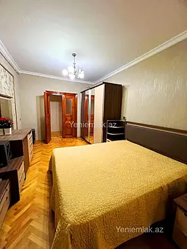 Satılır 5 otaqlı köhnə tikili 120 m²
