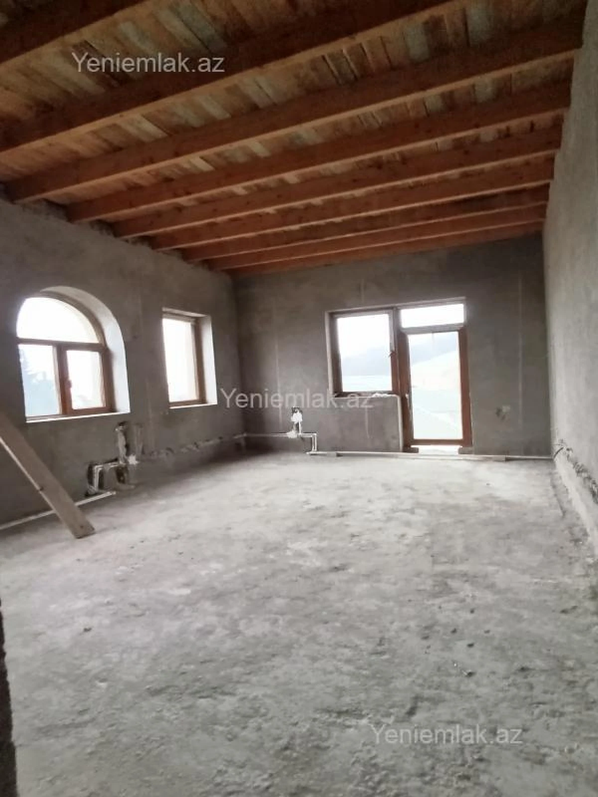 Satılır 6 otaqlı həyət evi 340 m²