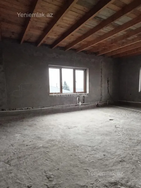 Satılır 6 otaqlı həyət evi 340 m²