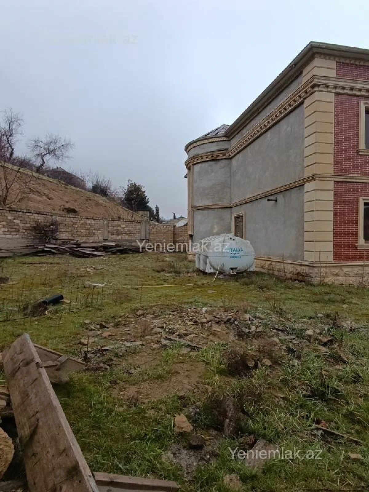 Satılır 6 otaqlı həyət evi 340 m²