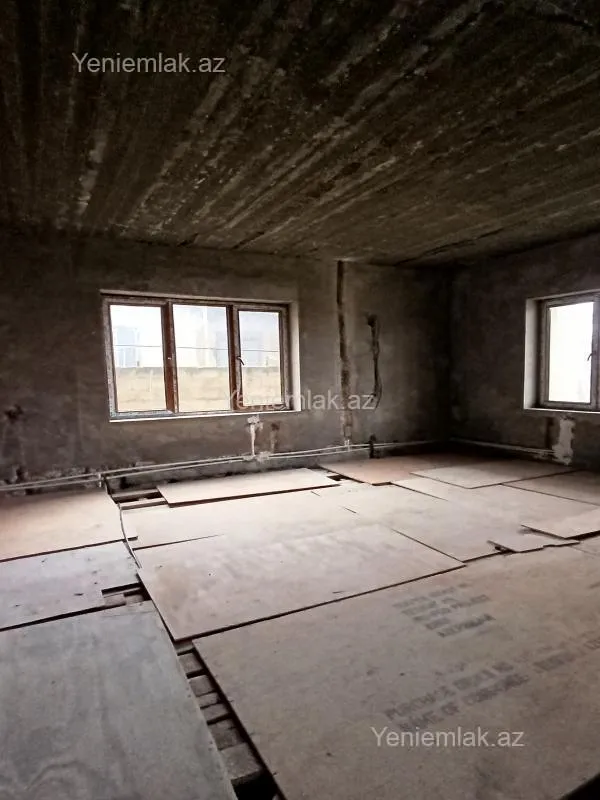 Satılır 6 otaqlı həyət evi 340 m²