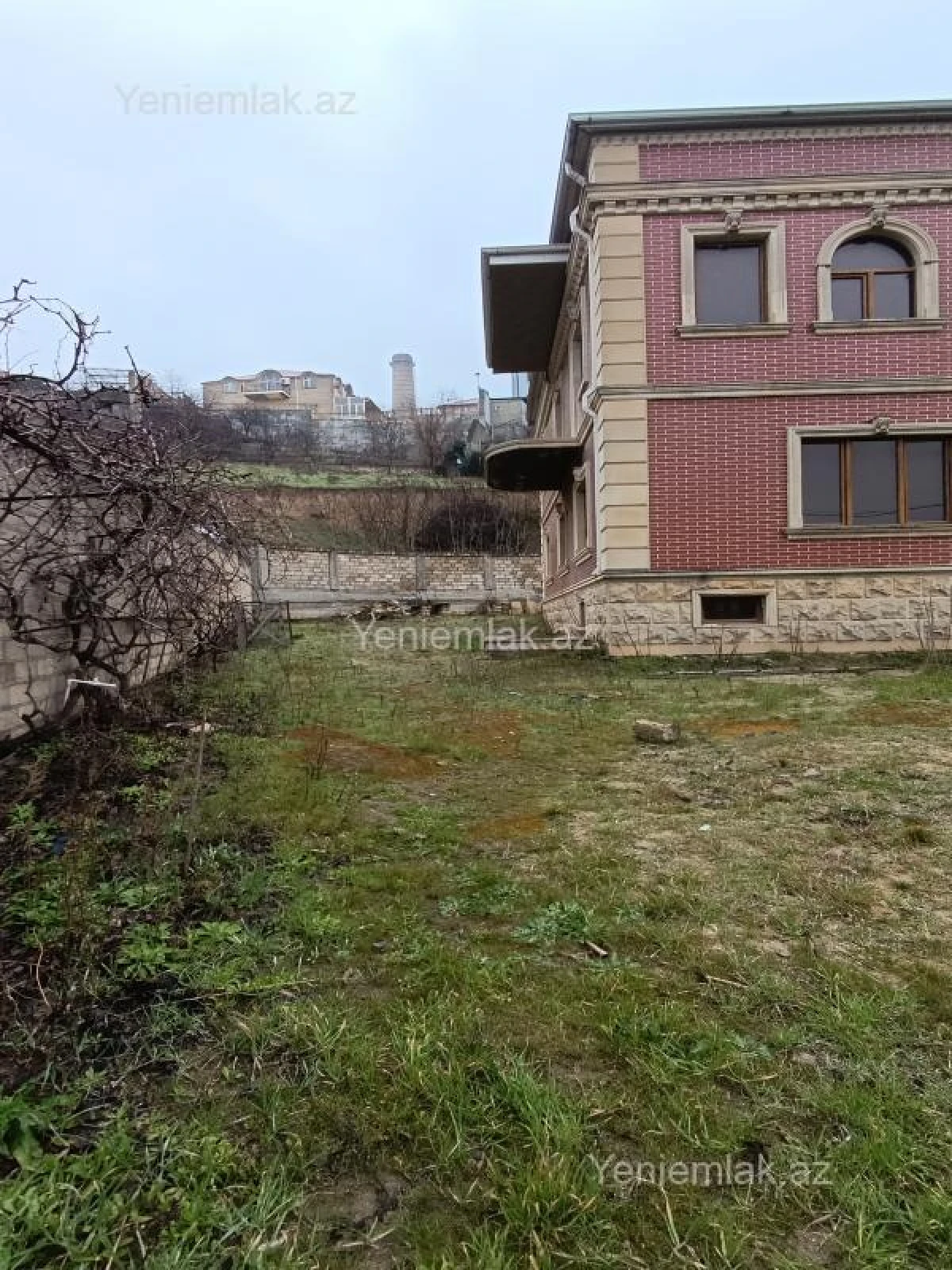 Satılır 6 otaqlı həyət evi 340 m²