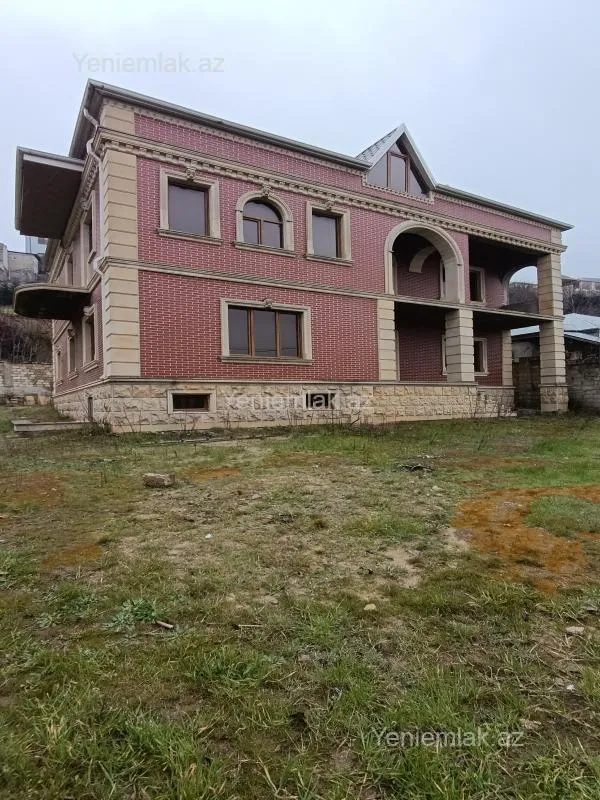 Satılır 6 otaqlı həyət evi 340 m²