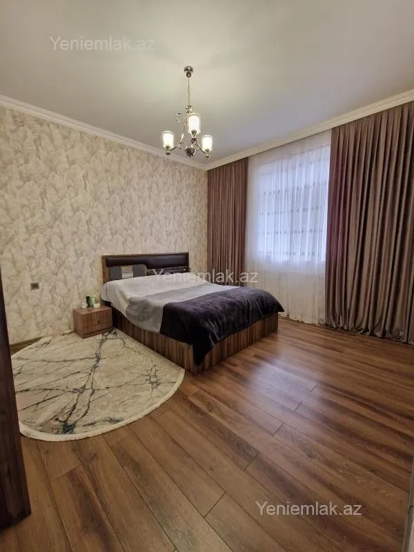 Satılır 5 otaqlı həyət evi 200 m²