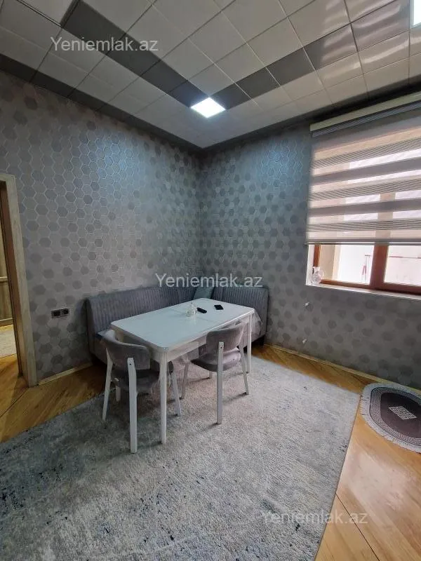 Satılır 5 otaqlı həyət evi 200 m²