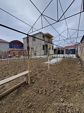 Satılır 5 otaqlı həyət evi 200 m²