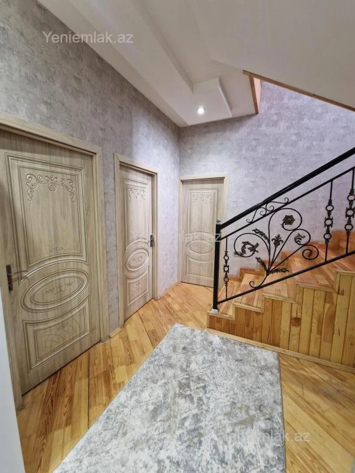 Satılır 5 otaqlı həyət evi 200 m²
