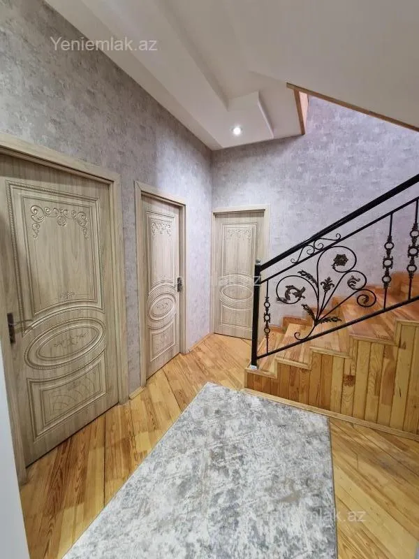 Satılır 5 otaqlı həyət evi 200 m²