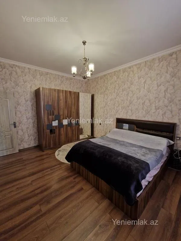 Satılır 5 otaqlı həyət evi 200 m²