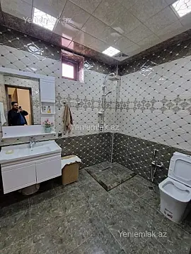 Satılır 5 otaqlı həyət evi 200 m²