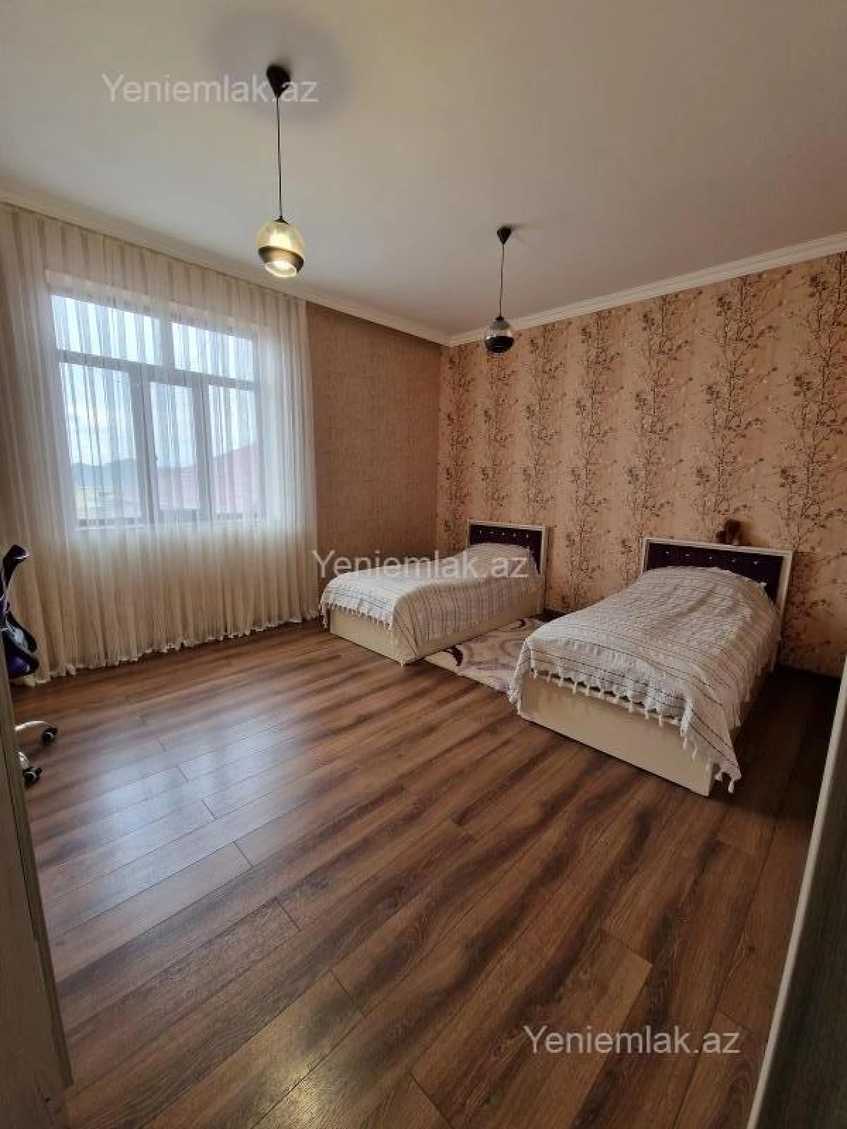 Satılır 5 otaqlı həyət evi 200 m²
