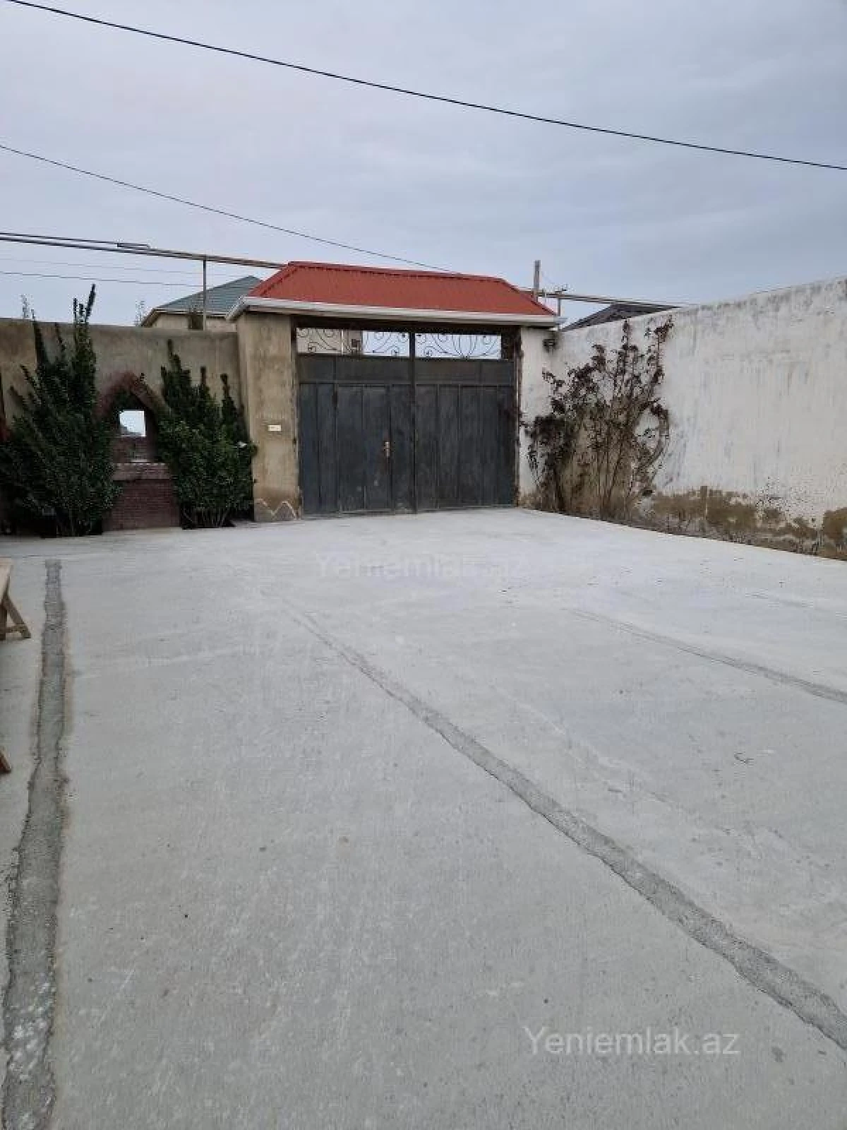 Satılır 5 otaqlı həyət evi 200 m²