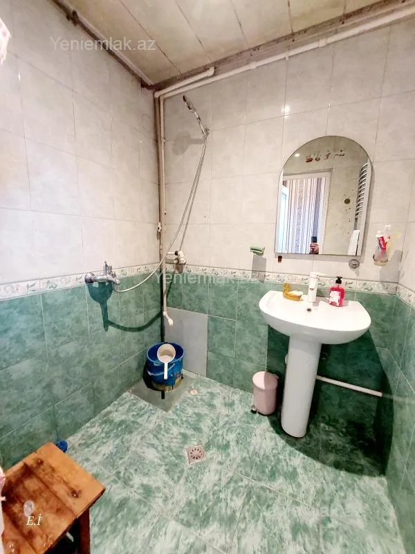 Satılır 5 otaqlı köhnə tikili 110 m²