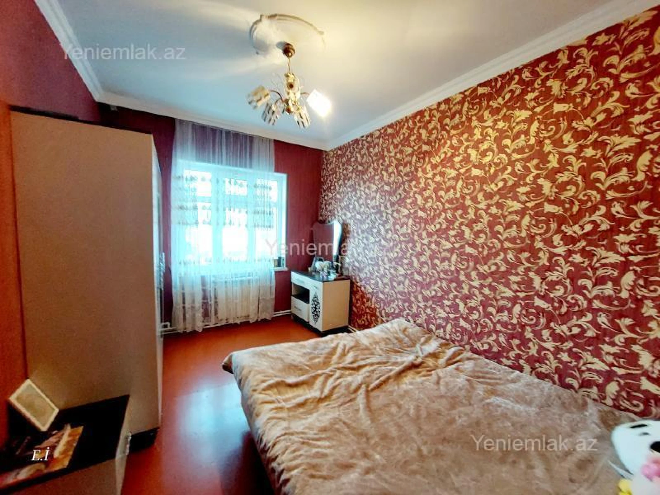 Satılır 5 otaqlı köhnə tikili 110 m²