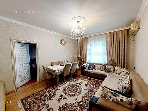 Satılır 5 otaqlı köhnə tikili 110 m² — Sumqayıt, 8-ci mikrorayon 5 otaq 110.00 m²