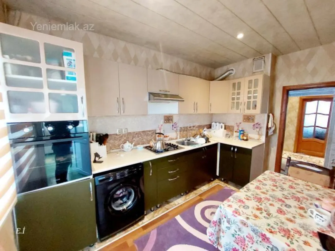 Satılır 5 otaqlı köhnə tikili 110 m²