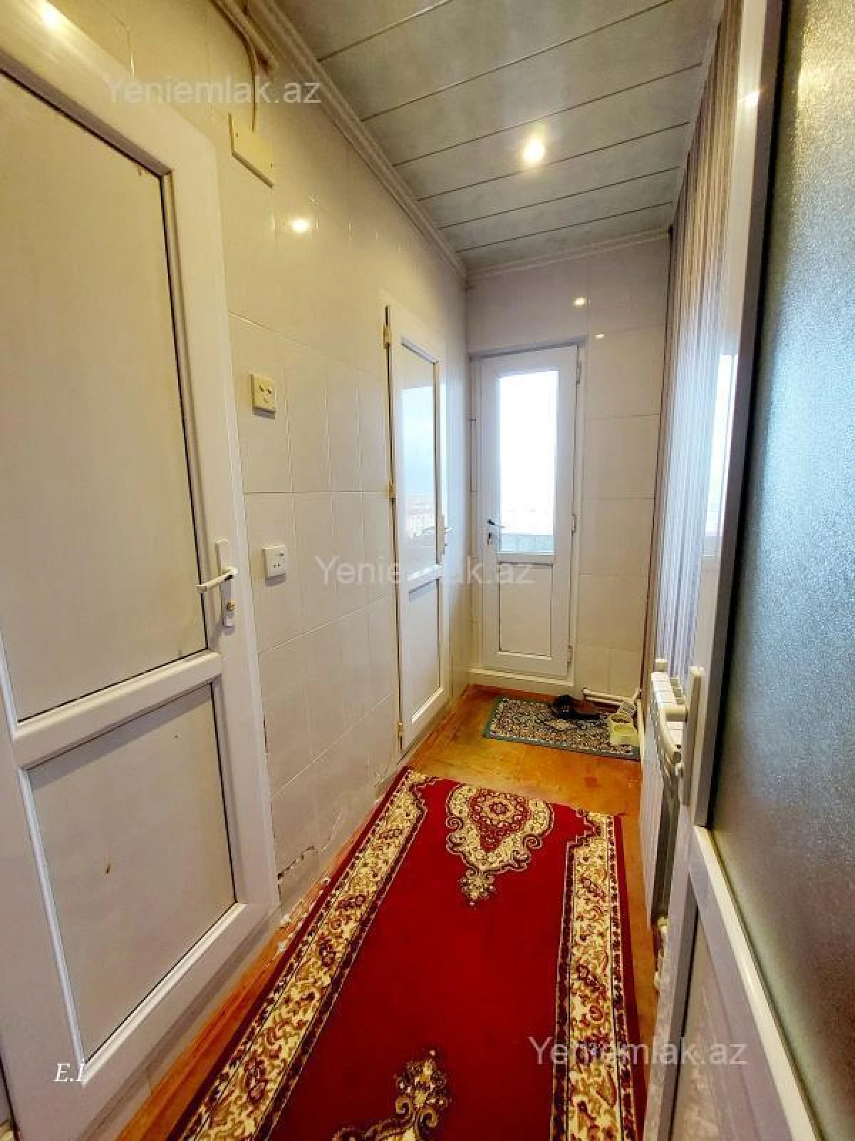 Satılır 5 otaqlı köhnə tikili 110 m²