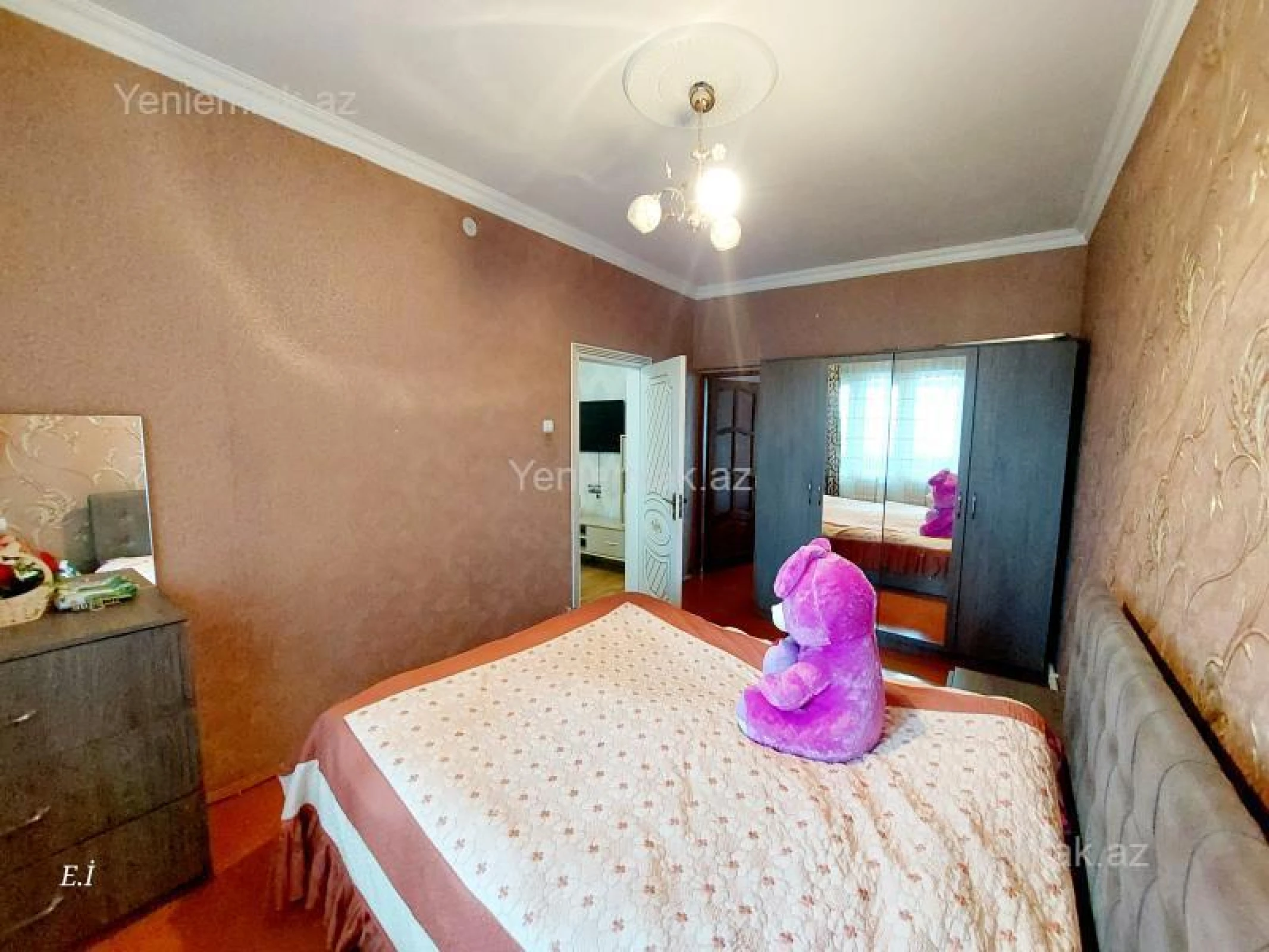 Satılır 5 otaqlı köhnə tikili 110 m²