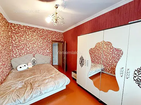 Satılır 5 otaqlı köhnə tikili 110 m²