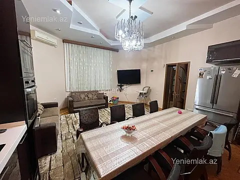 Satılır 10 otaqlı həyət evi 500 m²