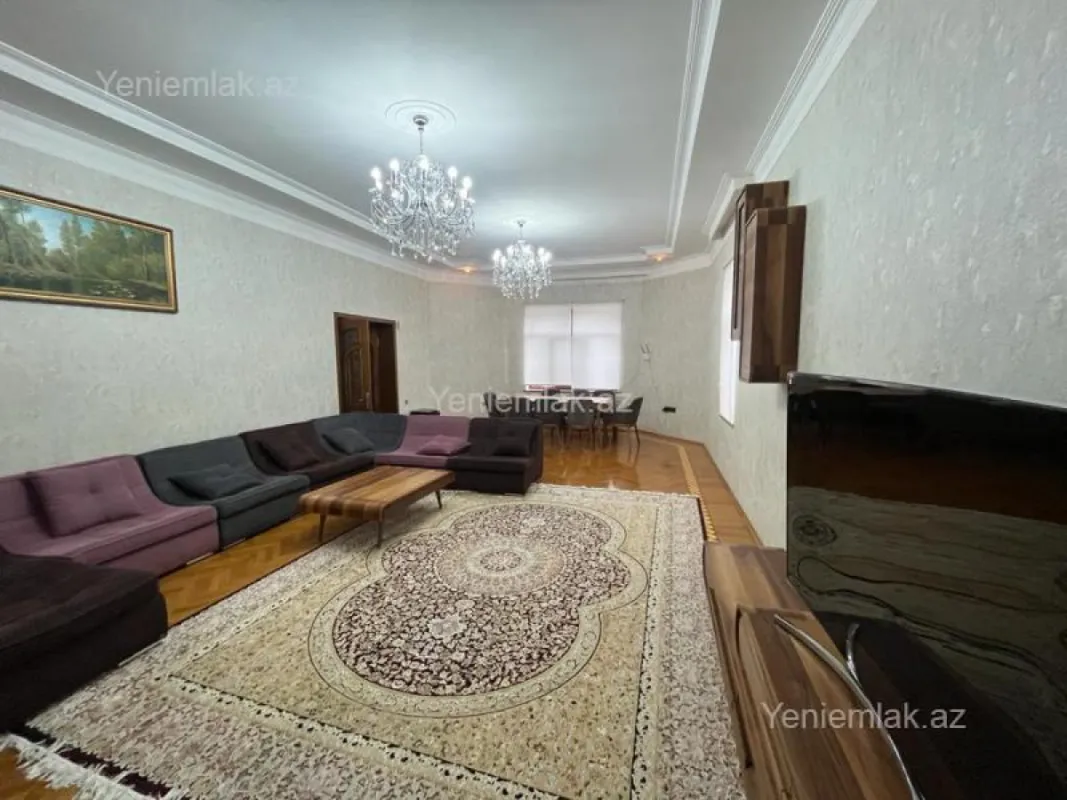 Satılır 10 otaqlı həyət evi 500 m²