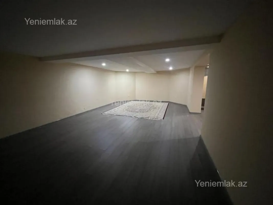 Satılır 10 otaqlı həyət evi 500 m²