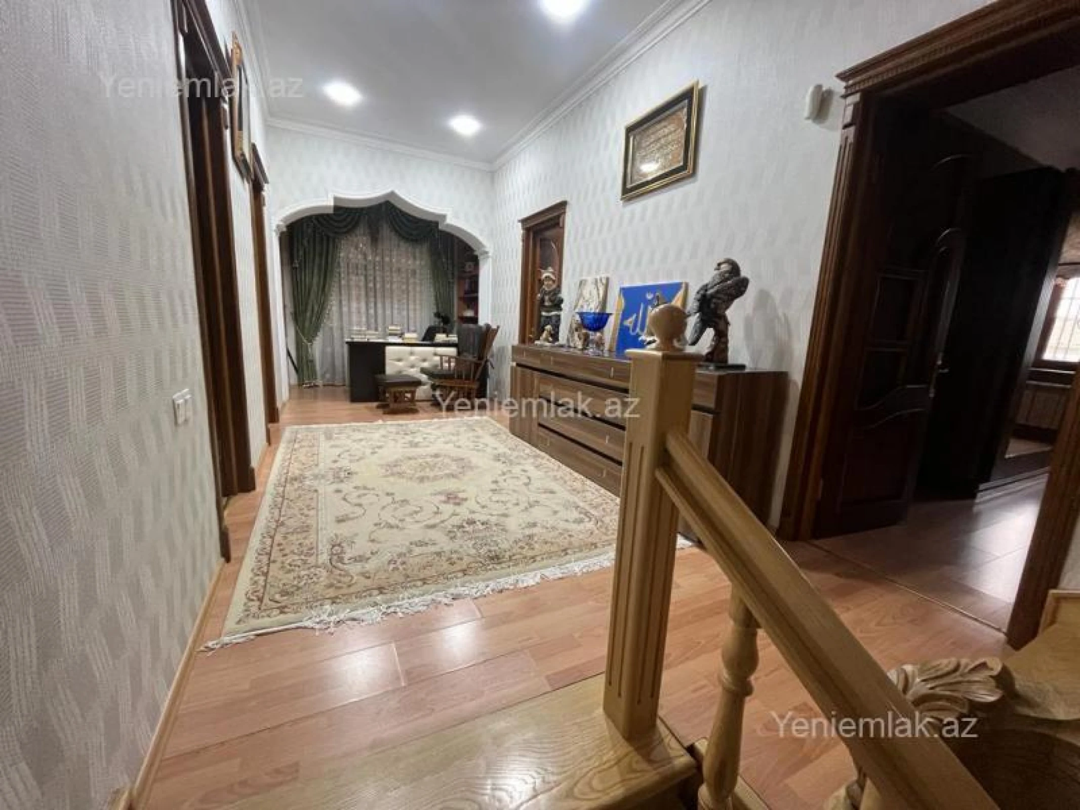 Satılır 10 otaqlı həyət evi 500 m²