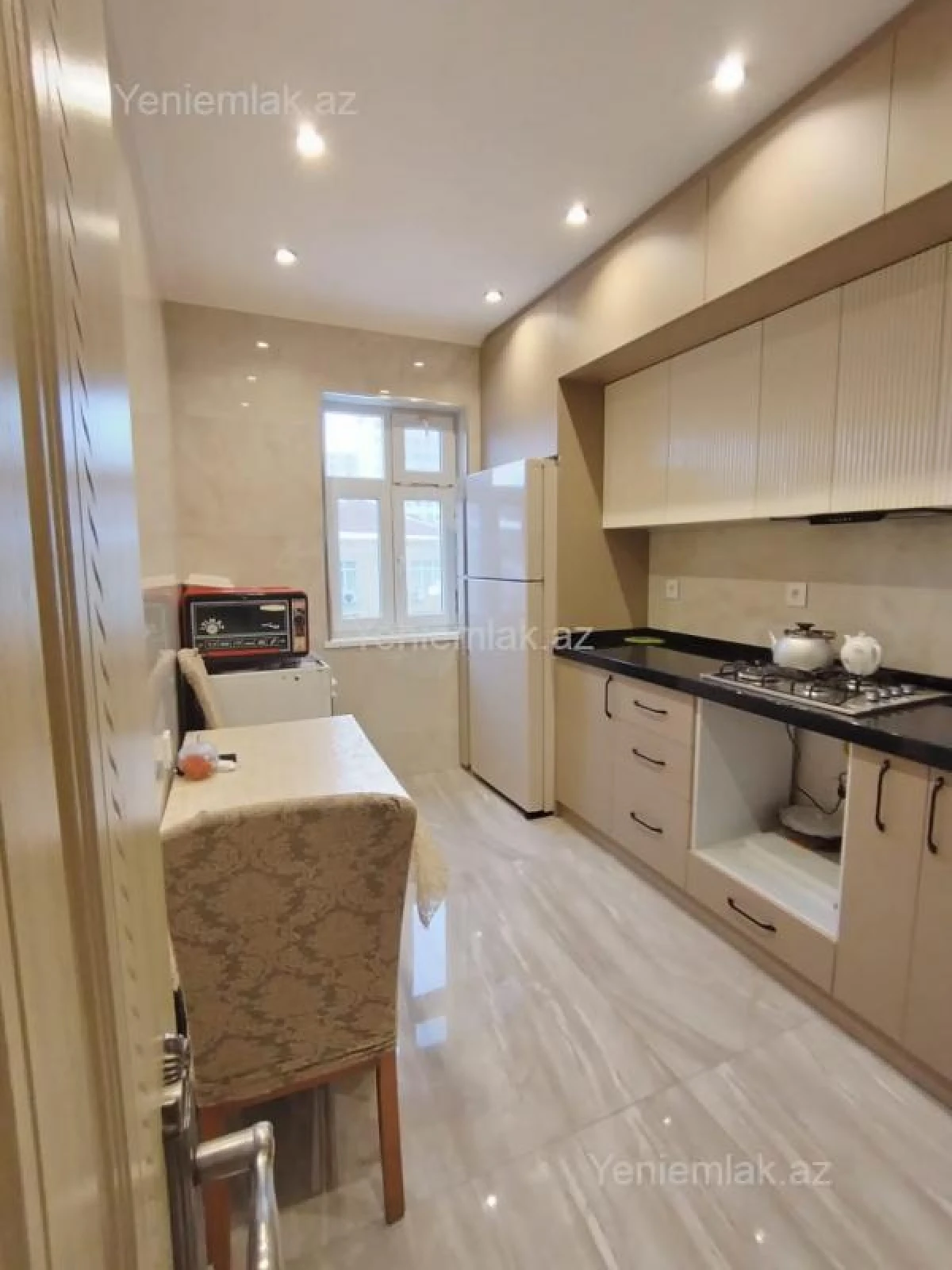 Satılır 4 otaqlı köhnə tikili 86 m²