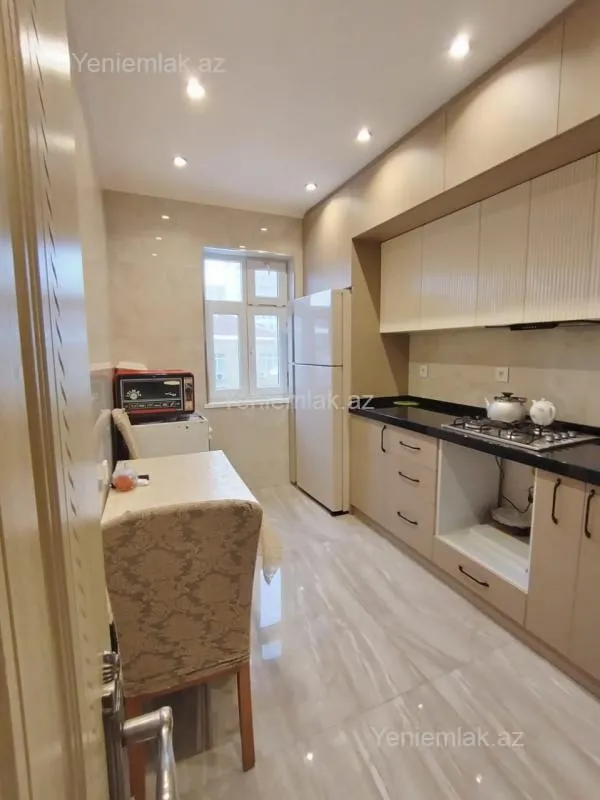 Satılır 4 otaqlı köhnə tikili 86 m²