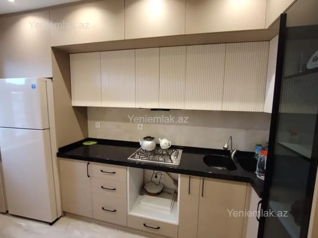 Satılır 4 otaqlı köhnə tikili 86 m²