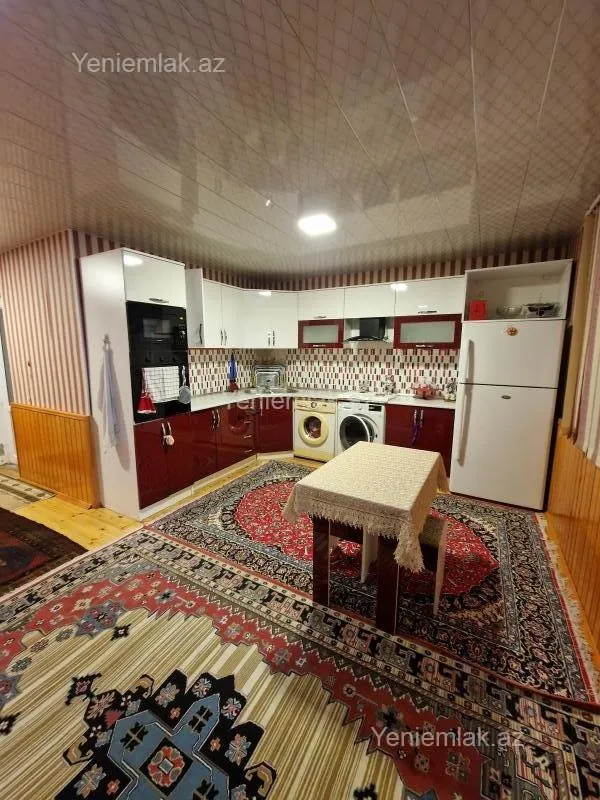 Satılır 7 otaqlı həyət evi 220 m²