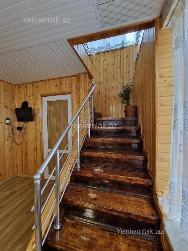 Satılır 7 otaqlı həyət evi 220 m²