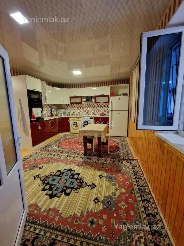 Satılır 7 otaqlı həyət evi 220 m²