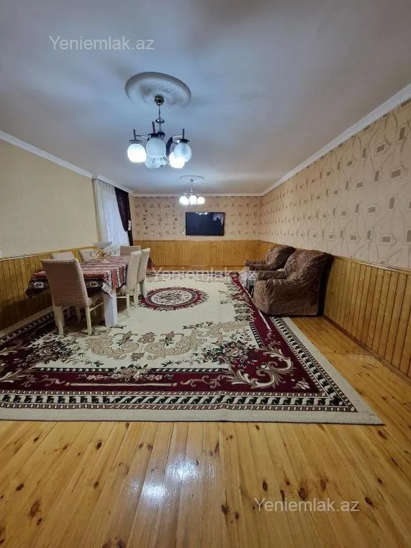Satılır 7 otaqlı həyət evi 220 m²