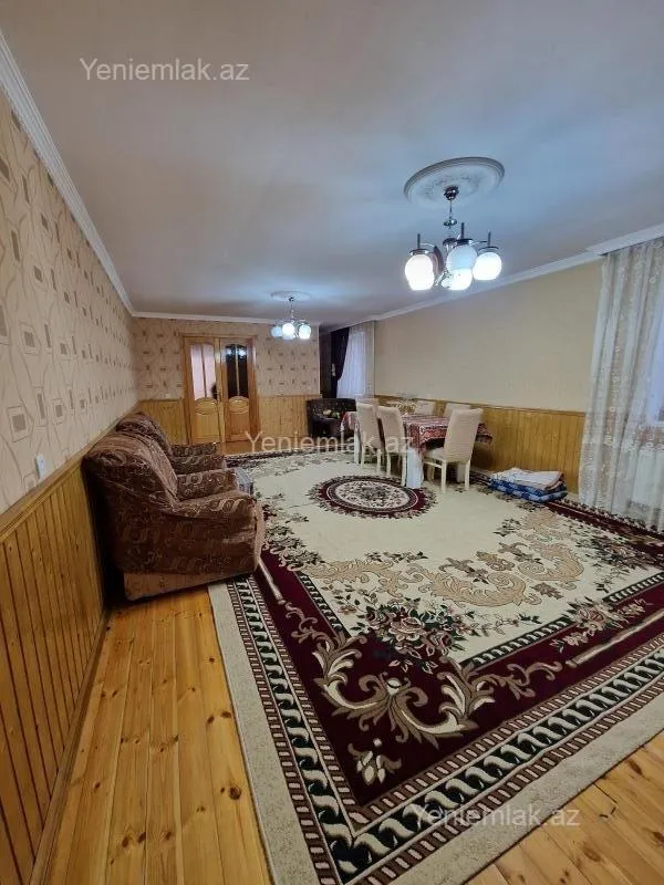 Satılır 7 otaqlı həyət evi 220 m²